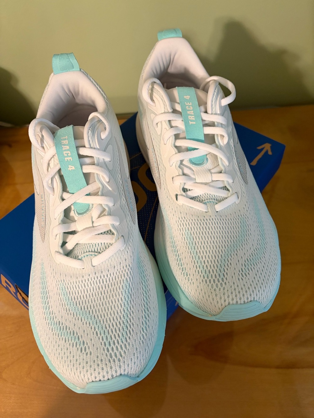 Brooks NWT (in box) Mint Green & White Tennis Shoes - Size 9.5 M